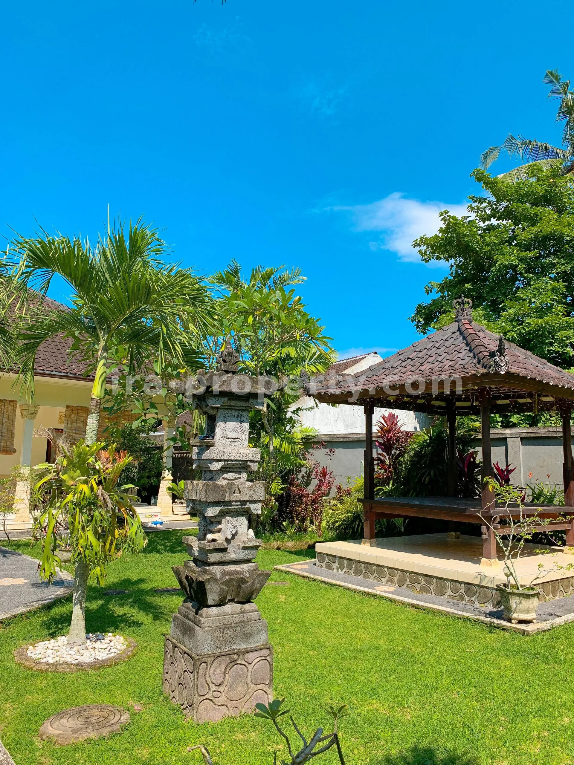 Villa Mewah Dijual di Batu Layar, Senggigi, Lombok Barat - 425 - 2