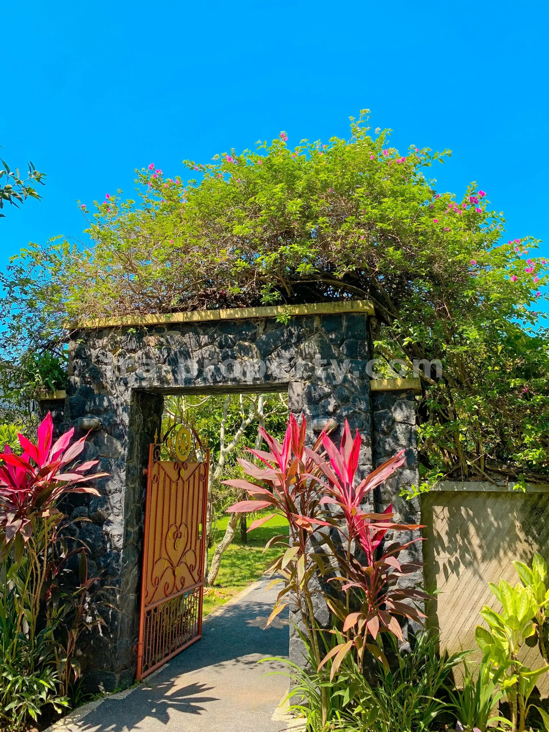 Villa Mewah Dijual di Batu Layar, Senggigi, Lombok Barat - 425 - 4