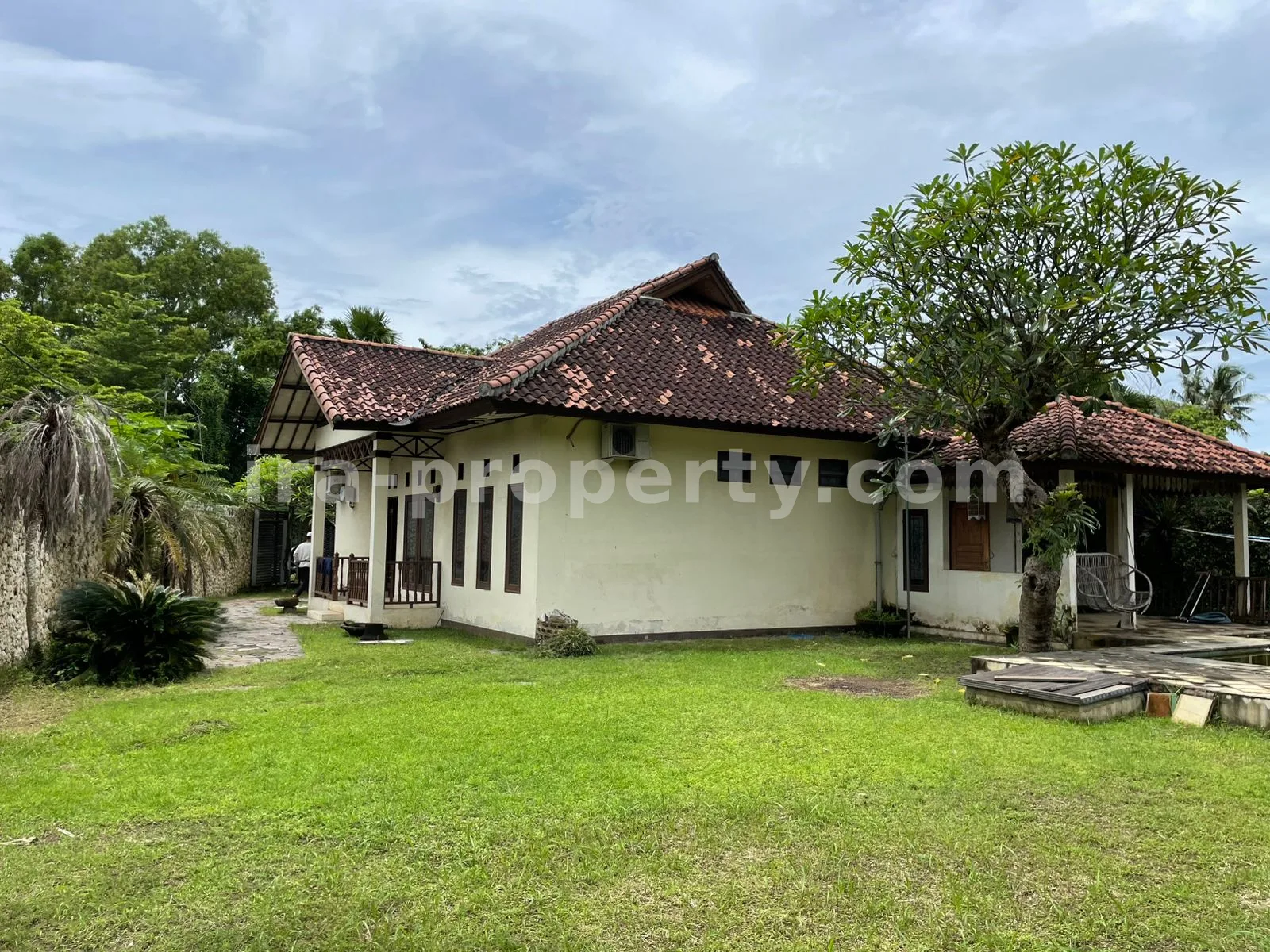 Villa Dijual di Batu Layar, Dekat Hotel Jayakarta, Lombok Barat - 431 - 1
