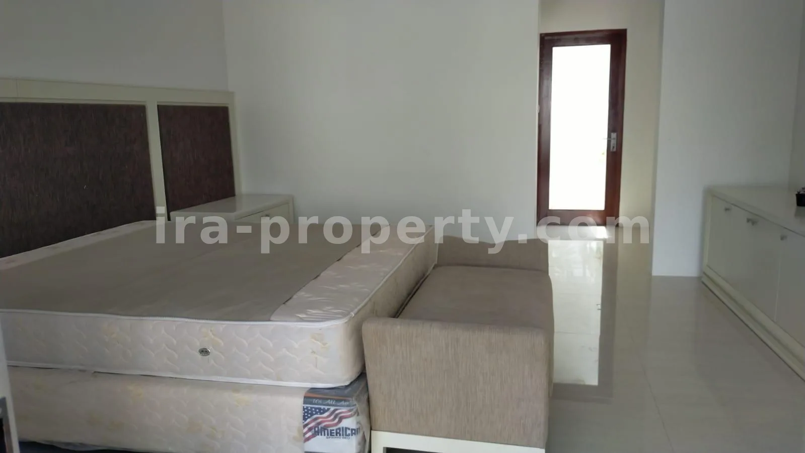 Villa dengan Kolam Renang Pribadi di Pusat Senggigi - 430-2 - 2