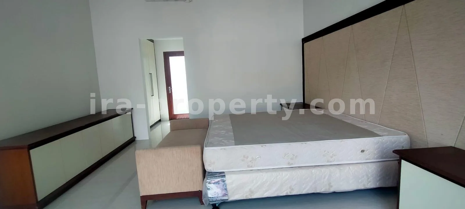 Villa dengan Kolam Renang Pribadi di Pusat Senggigi - 430-2 - 5