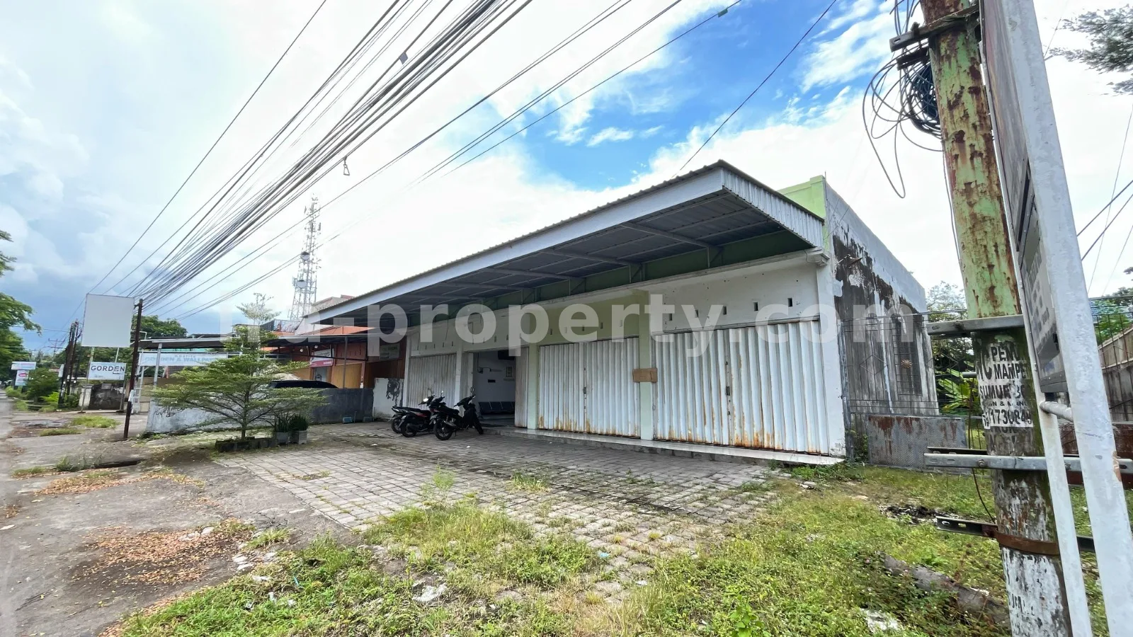 Ruko Komersial & Tanah di Jalan Montong, Lombok Barat - 400-2 - 4
