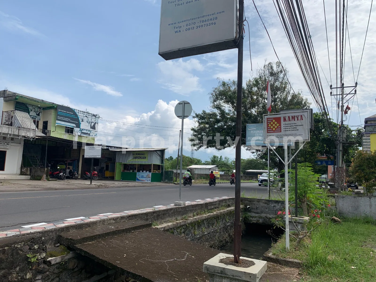 Ruko Komersial Dijual di Adisucipto, Mataram - 177-2 - 5