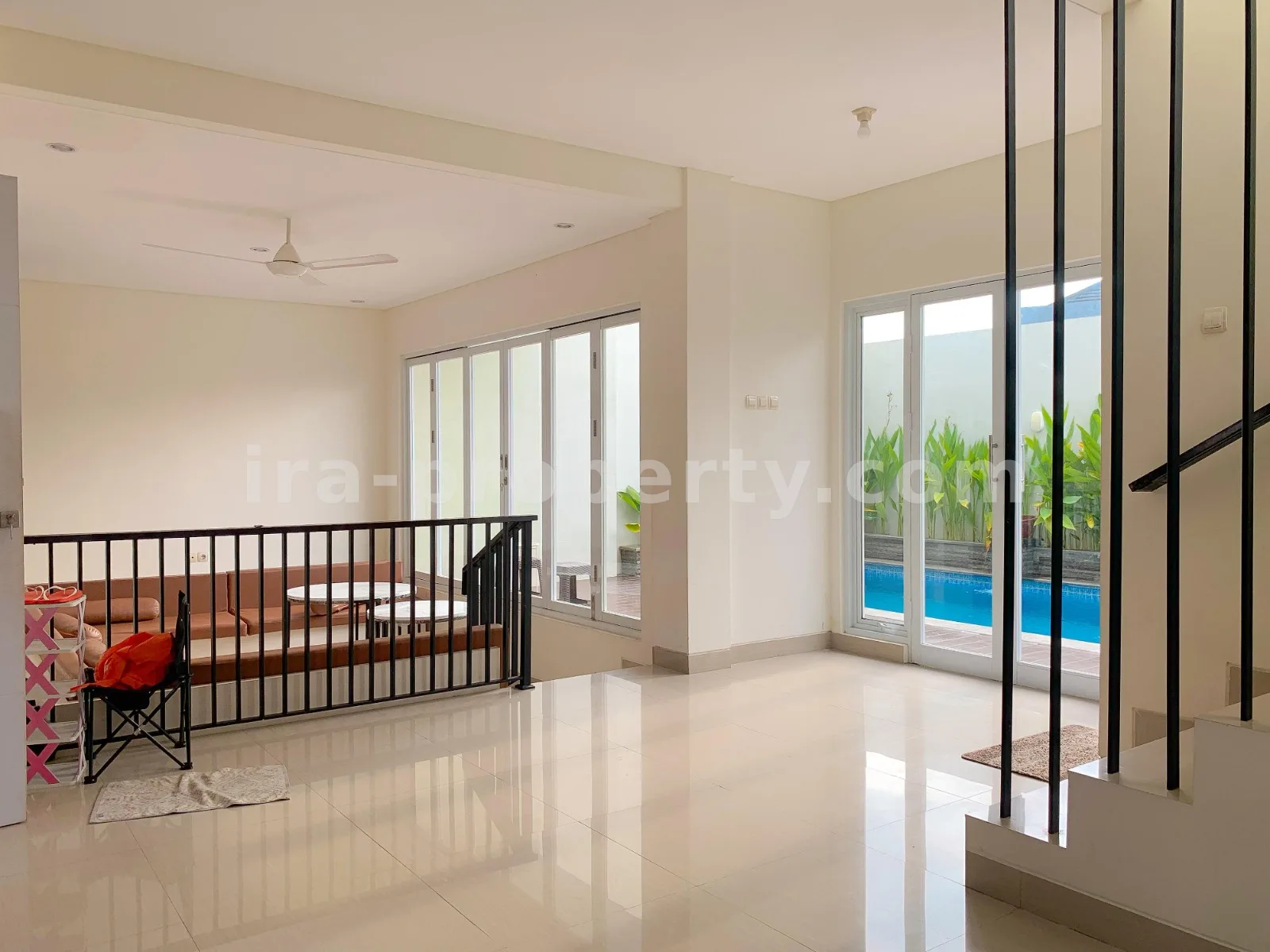 Rumah dengan Kolam Renang Pribadi di Sweta, Mataram - 671 - 5