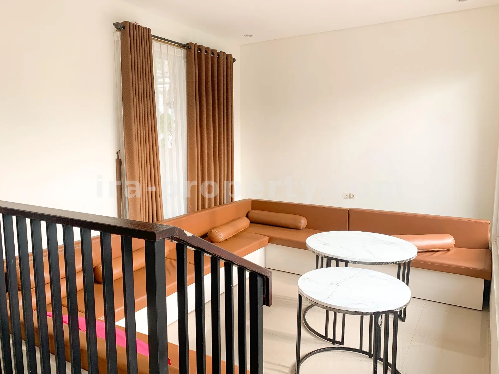 Rumah dengan Kolam Renang Pribadi di Sweta, Mataram - 671 - 9