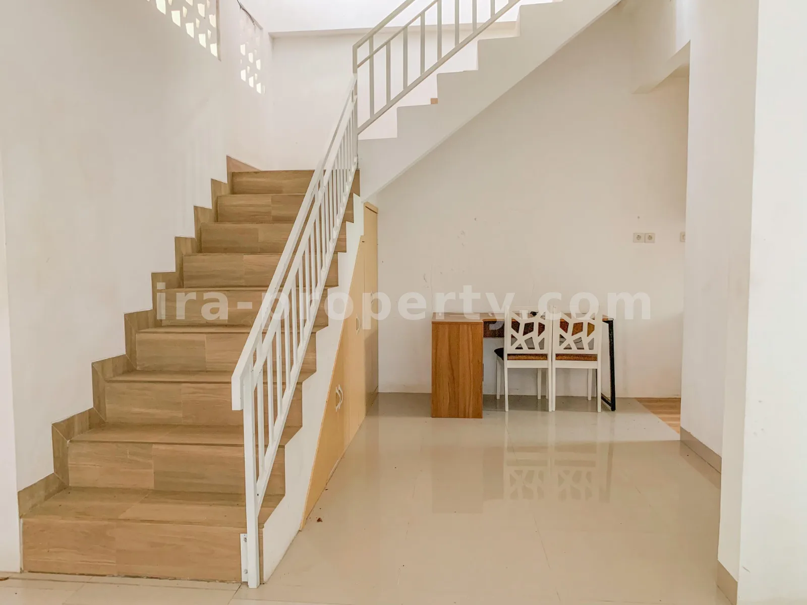 Rumah Mewah Dijual di Kompleks Udayana, Kota Mataram - 656 - 4