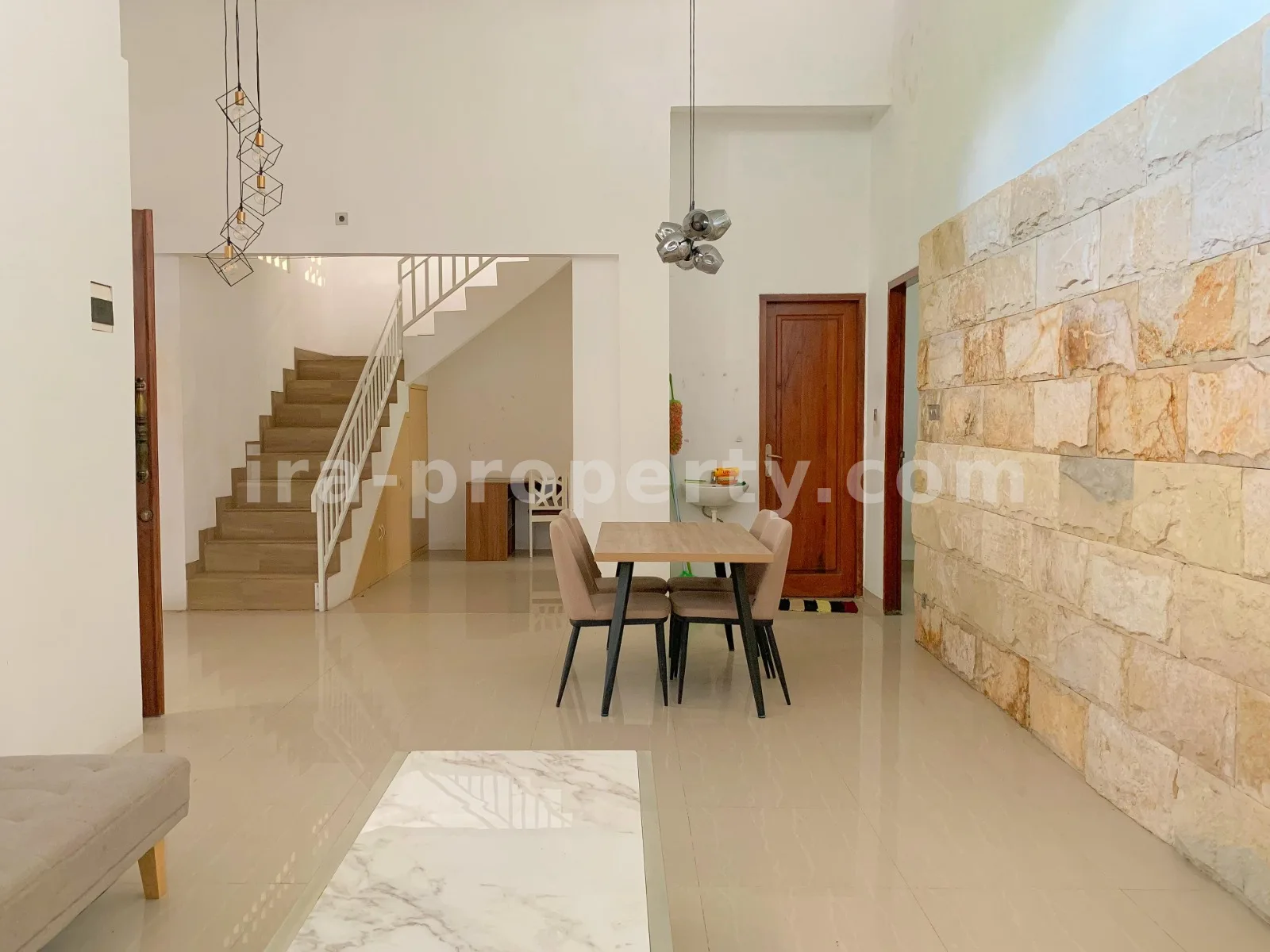 Rumah Mewah Dijual di Kompleks Udayana, Kota Mataram - 656 - 5