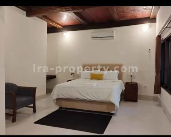 Villa Mewah dengan Kolam Renang Pribadi di Gunung Sari - 275 - 13