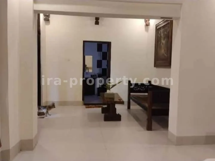 Villa Mewah dengan Kolam Renang Pribadi di Gunung Sari - 275 - 16