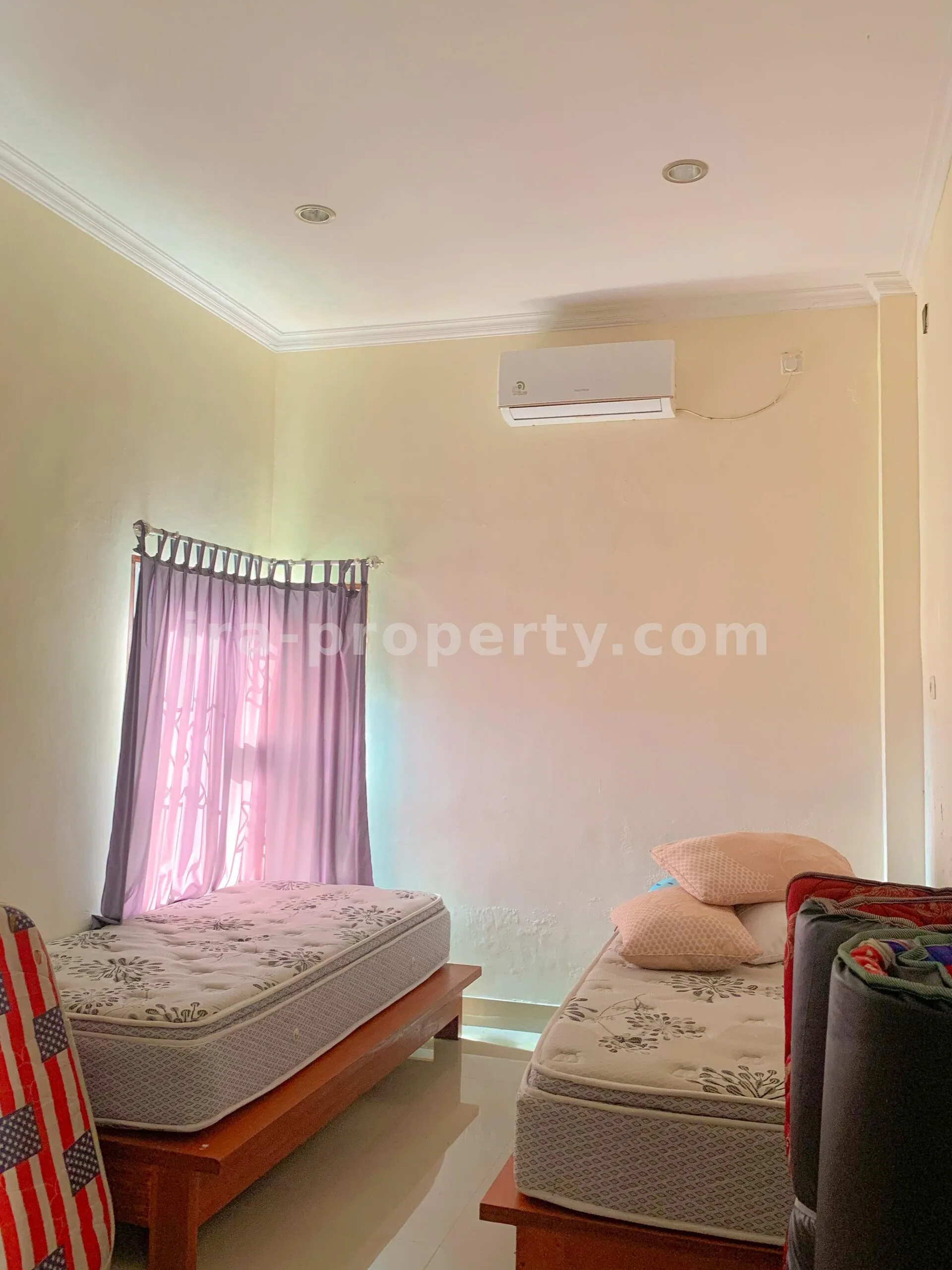 Rumah Gaya Vila dengan Kolam Renang Pribadi untuk Dijual di Udayana, Mataram - 670 - 20