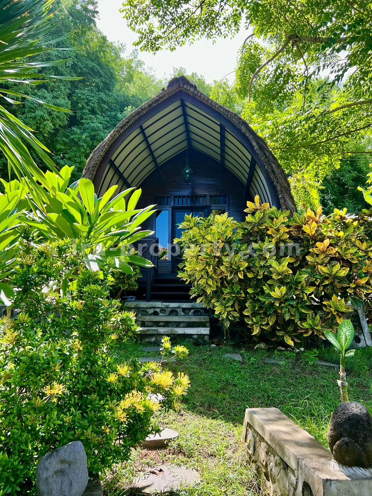 Resort Hotel Eksklusif Tepi Pantai di Gili Gede Sekotong - 410 - 8