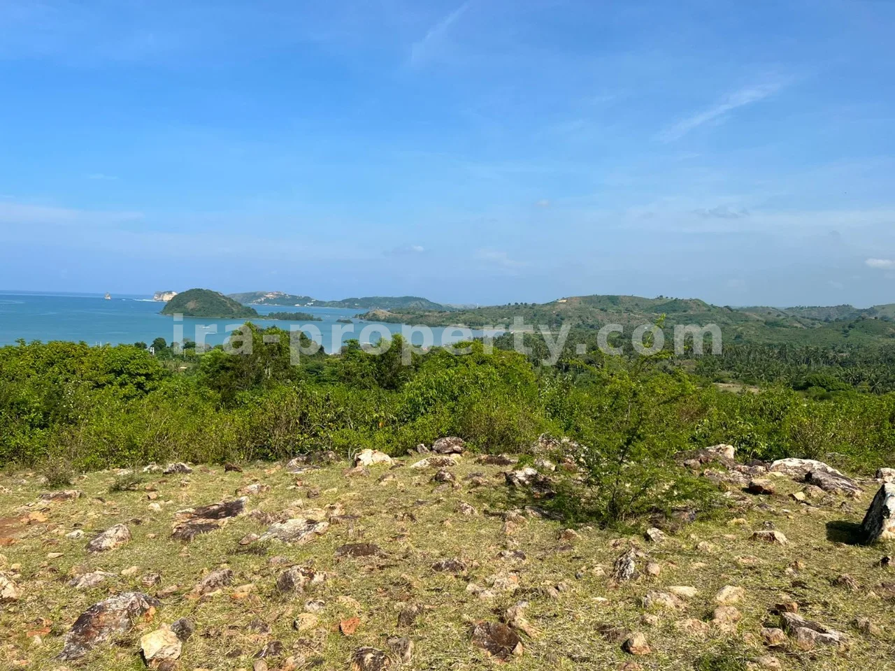 Hill View Land for Sale in Bumbang, Kuta Mandalika - 299 - 1