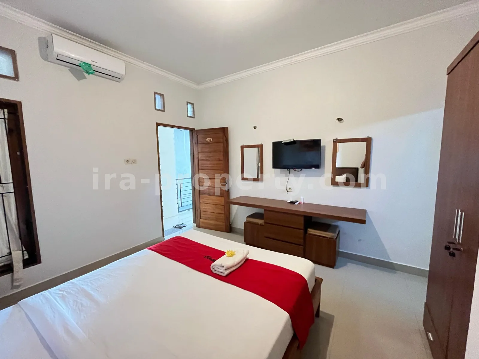 Homestay for Sale in Ampenan, Mataram – Ideal for Business - 674 - 11