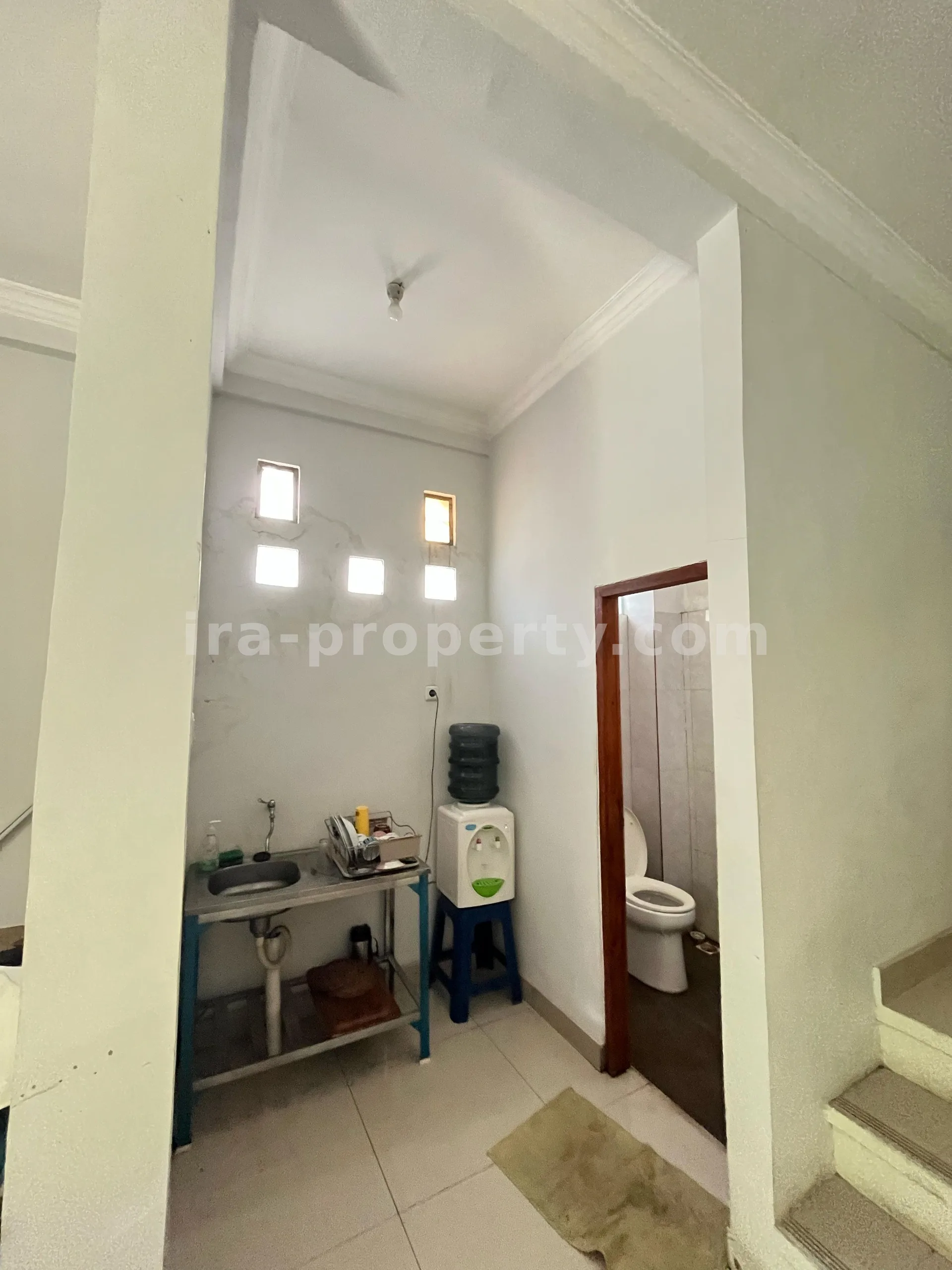 Homestay for Sale in Ampenan, Mataram – Ideal for Business - 674 - 3