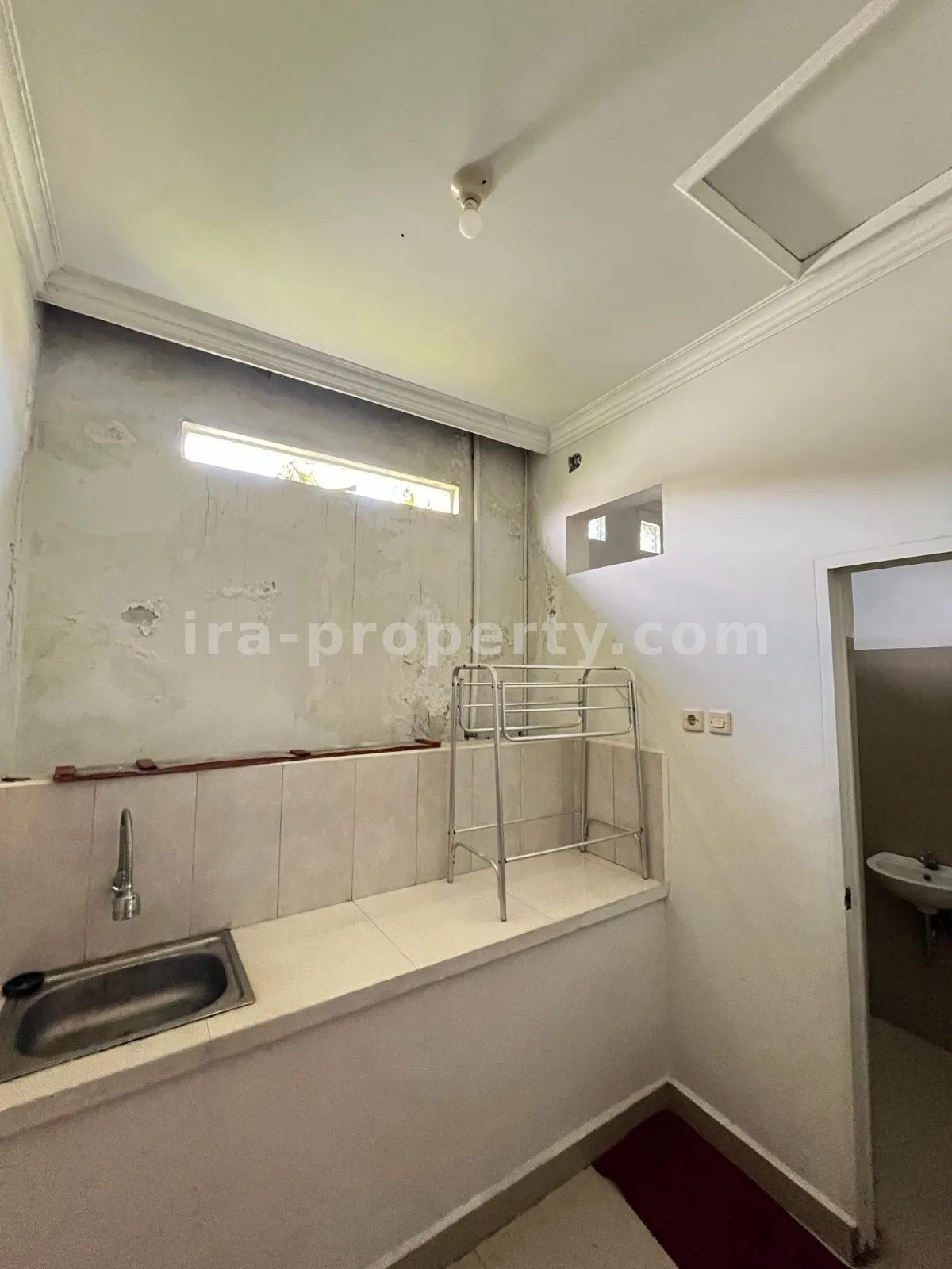 Homestay for Sale in Ampenan, Mataram – Ideal for Business - 674 - 5