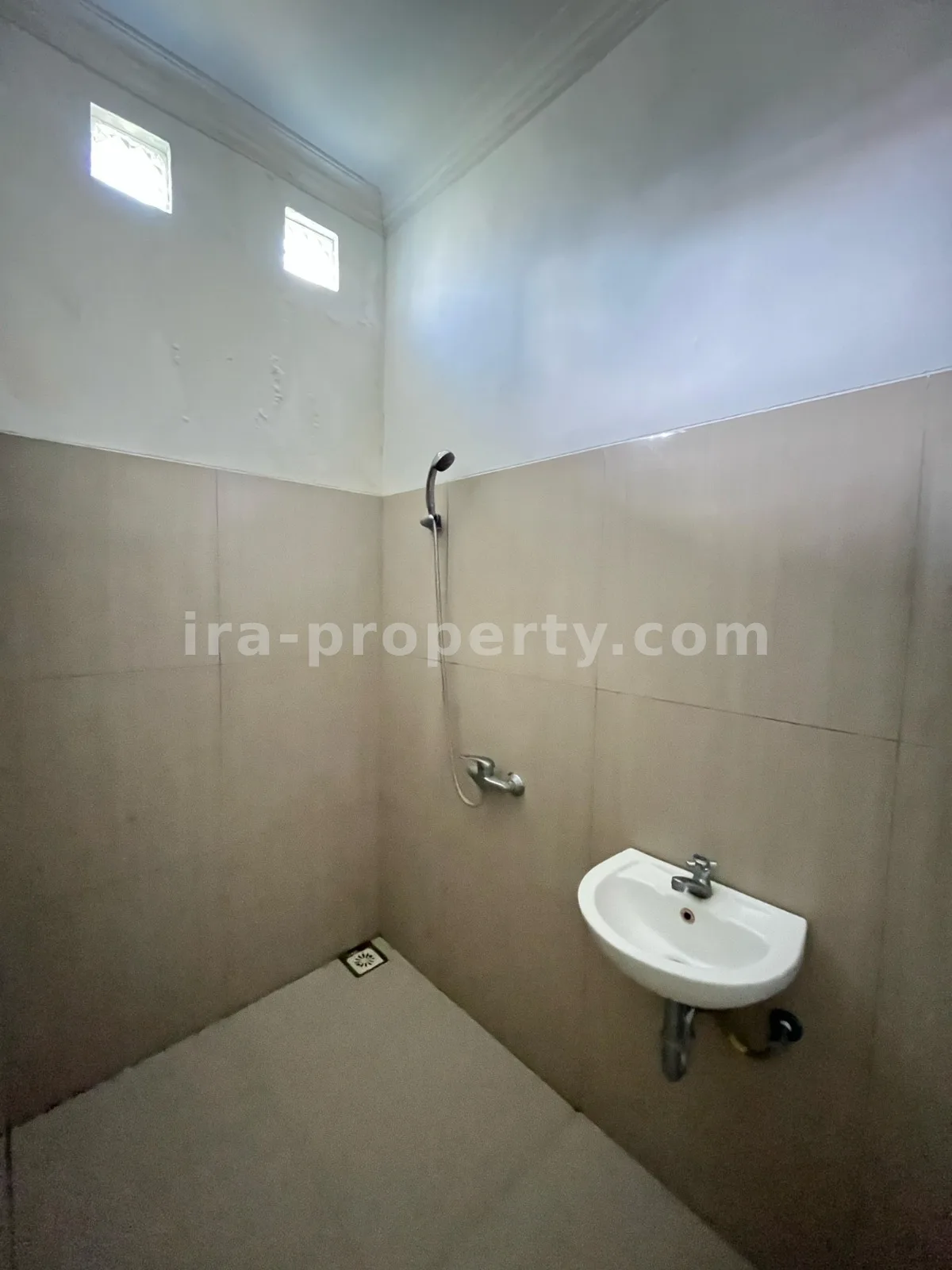 Homestay for Sale in Ampenan, Mataram – Ideal for Business - 674 - 7