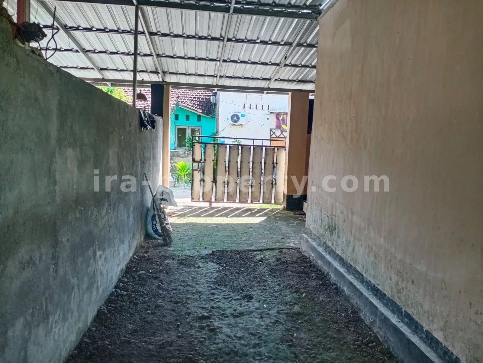 House for Sale in Pemda Gerung Complex, West Lombok - 682 - 4