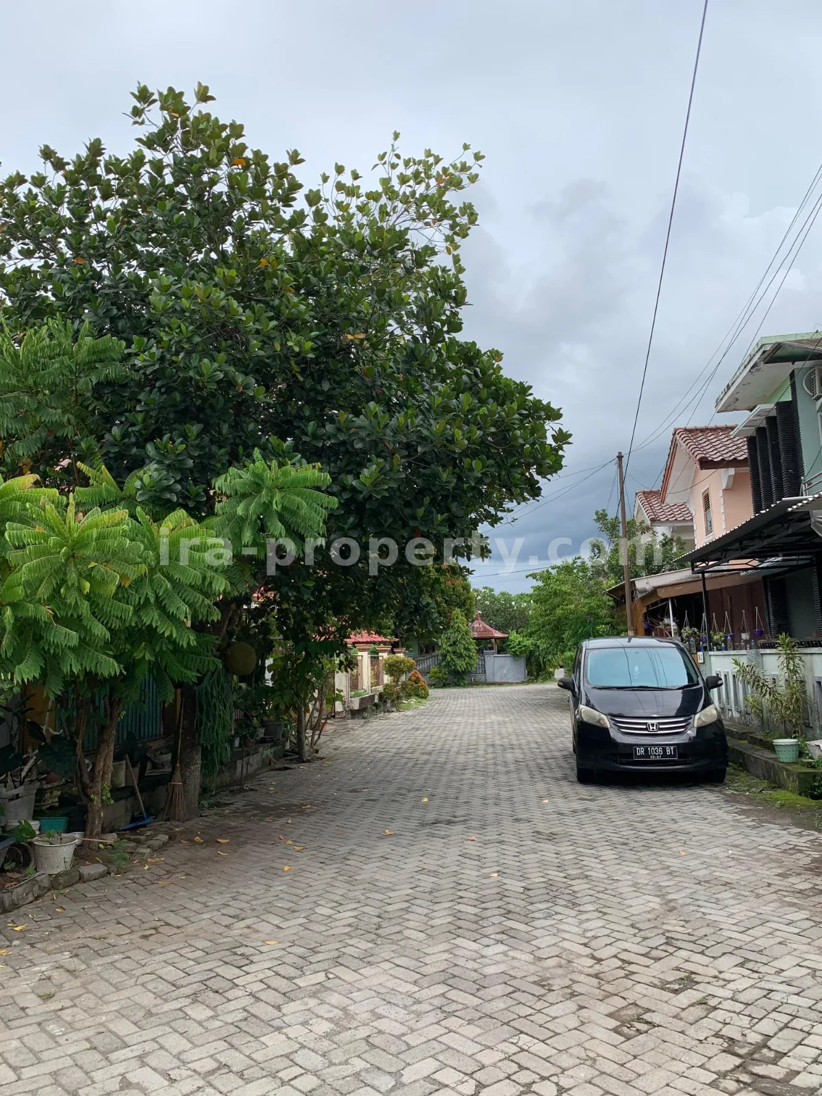 Rumah untuk Dijual di Kompleks Griya Ellen, Jl. Adi Sucipto, Mataram - 644 - 4
