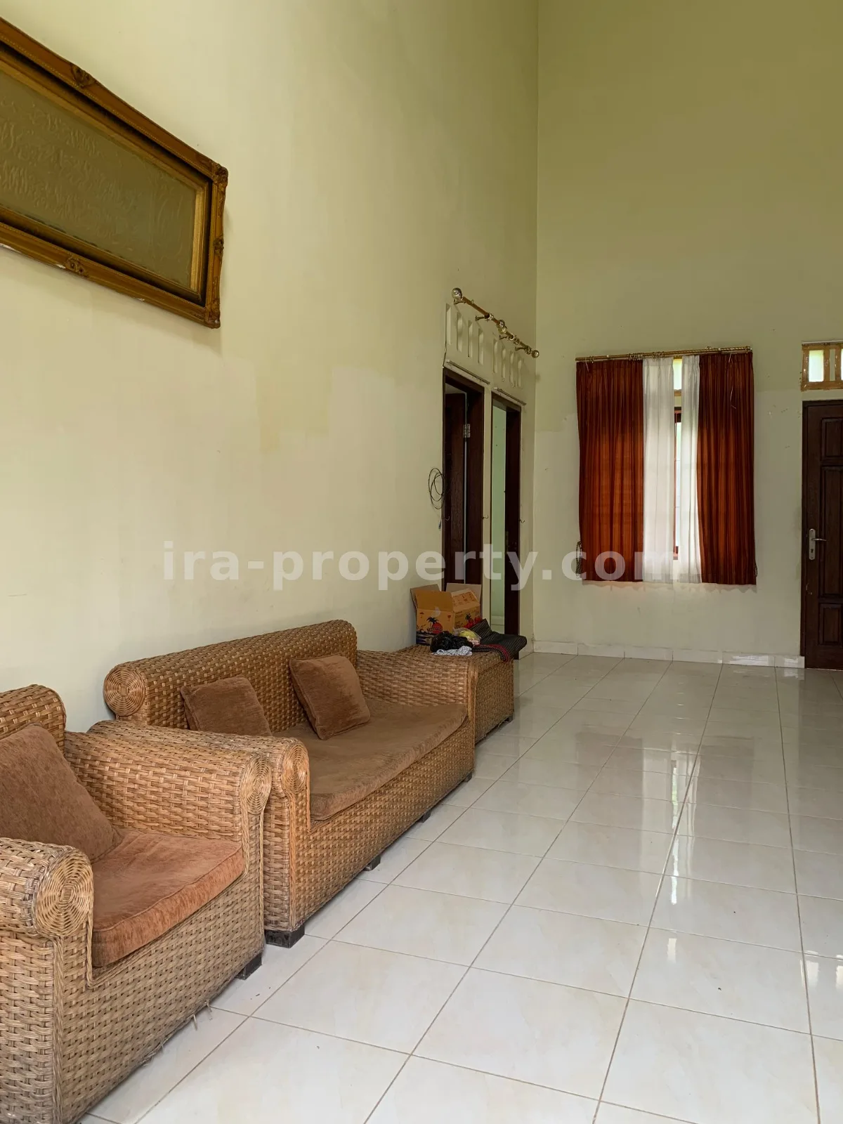 Rumah untuk Dijual di Kompleks Griya Ellen, Jl. Adi Sucipto, Mataram - 644 - 5