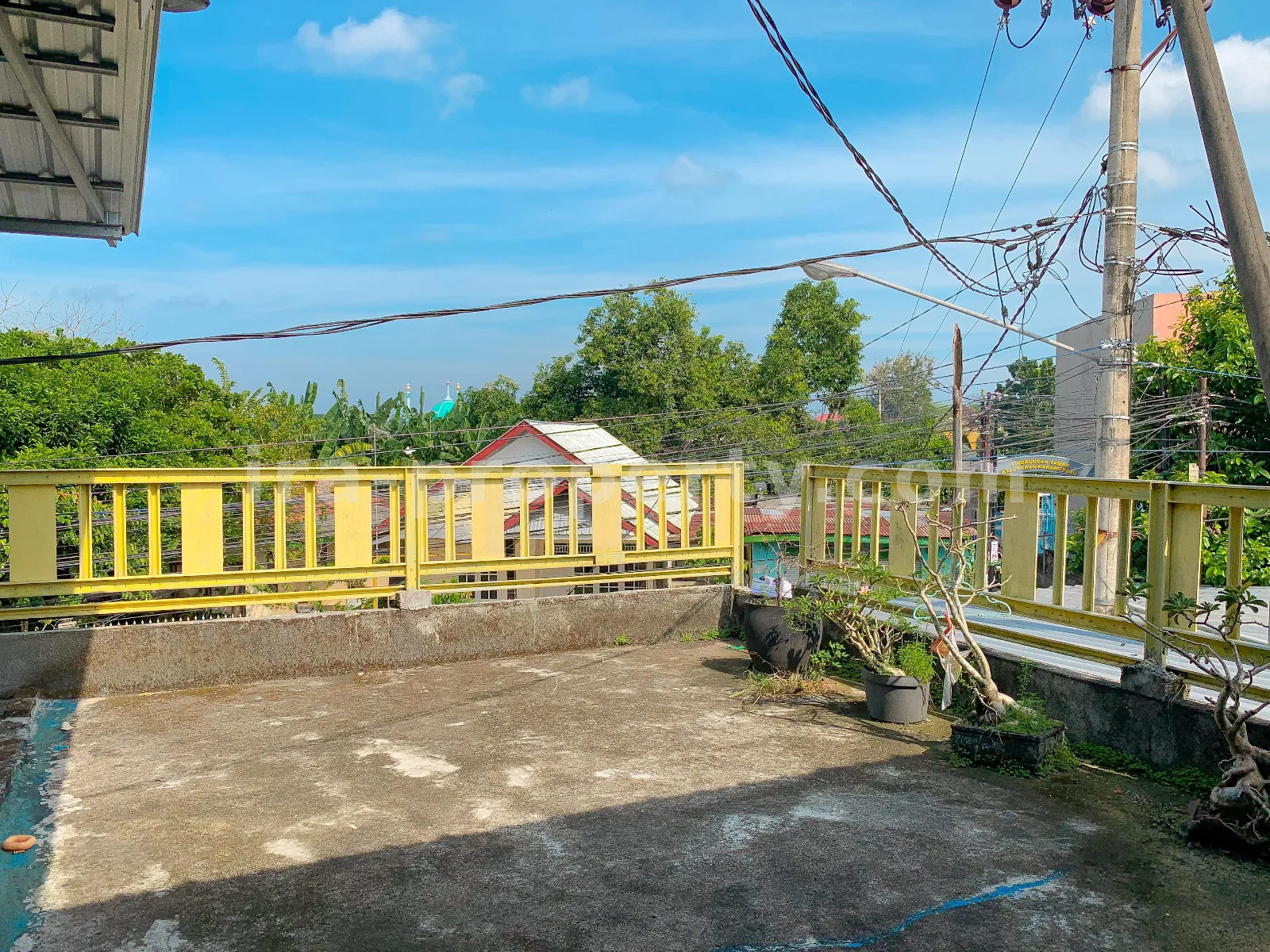 Rumah Pinggir Jalan Dijual di Mataram - 695 - 3