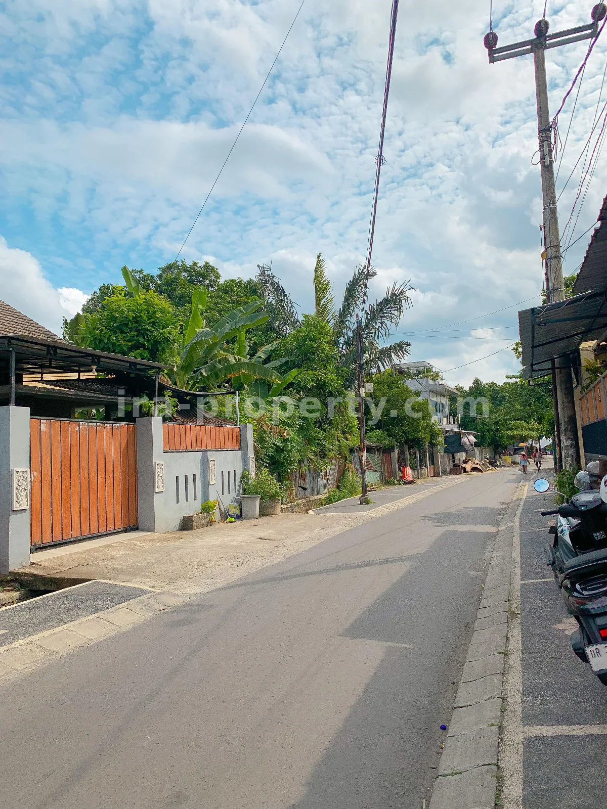 Rumah Hunian dengan Ruang Usaha di Rembiga, Mataram - 702 - 10