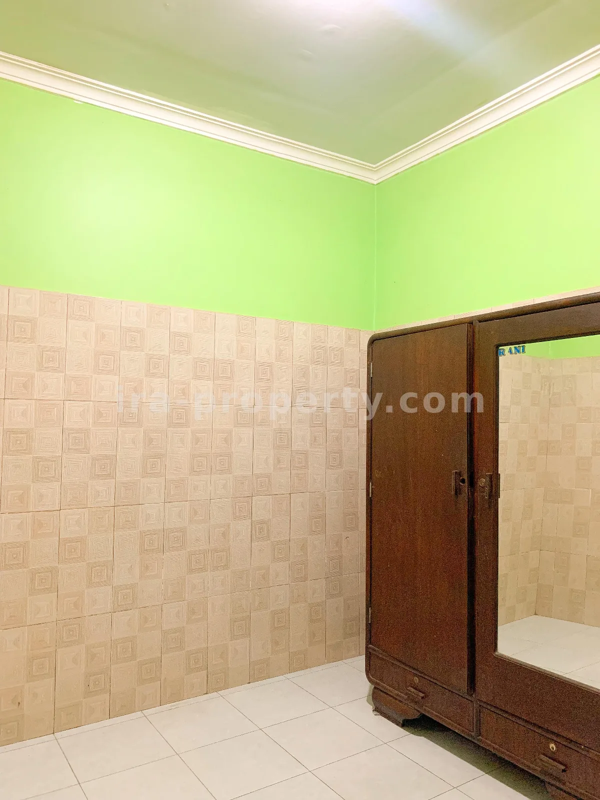Rumah Hunian dengan Ruang Usaha di Rembiga, Mataram - 702 - 5