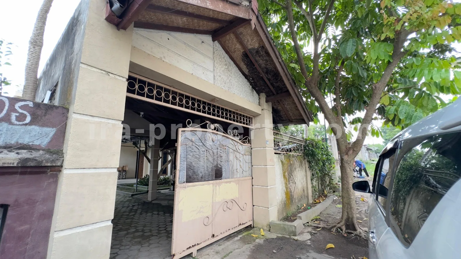 Affordable & Spacious 3-Storey House in Central Mataram - 712 - 11