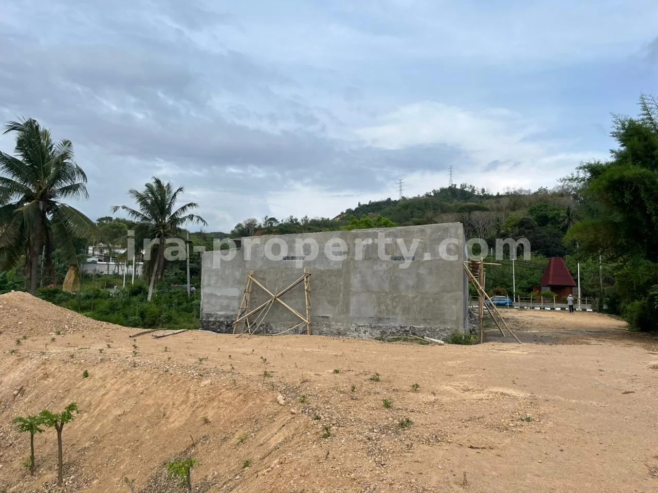 Tanah Strategis Pinggir Jalan Utama di Kuta Mandalika - 520-2 - 3