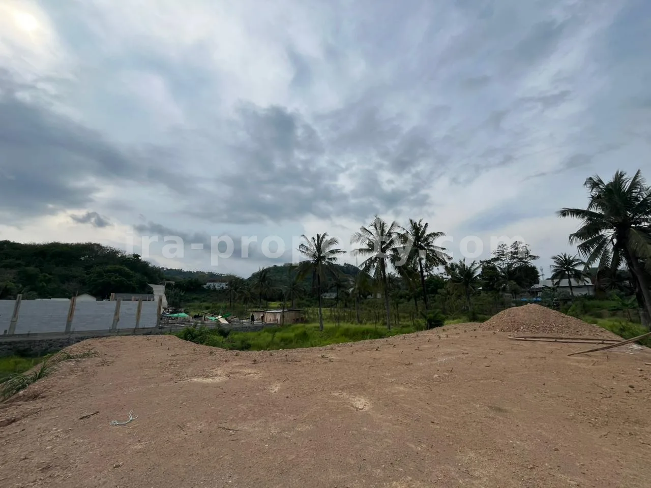 Tanah Strategis Pinggir Jalan Utama di Kuta Mandalika - 520-2 - 5
