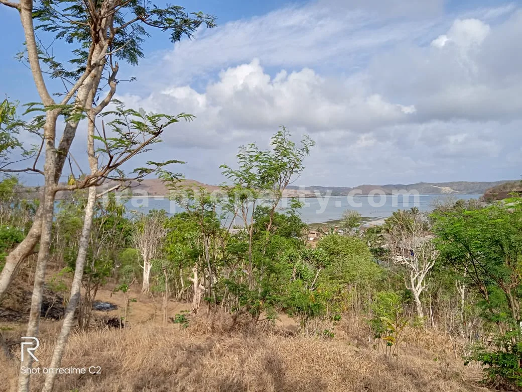 Tanah Perbukitan View Laut di Gerupuk Dekat Mandalika - 536 - 7