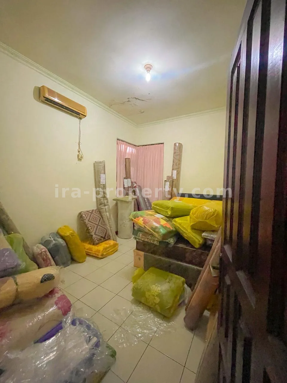 Kompleks Rumah dan Ruko Dijual di Jalan Panjitilar, Mataram - 731 - 11