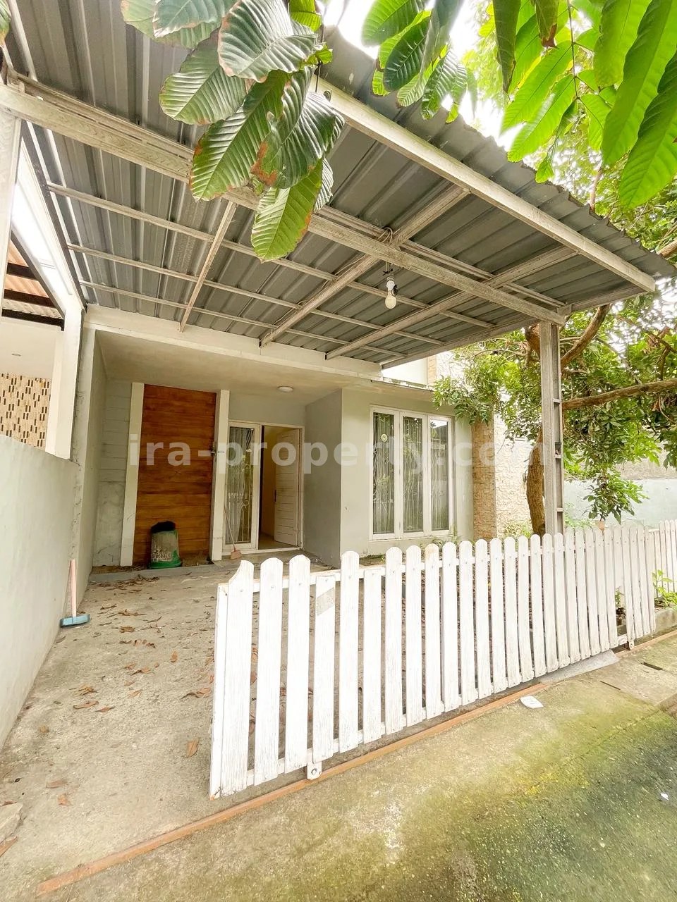 Rumah Dijual di Kompleks Royal Residential, Lingkar, Mataram - 734 - 1