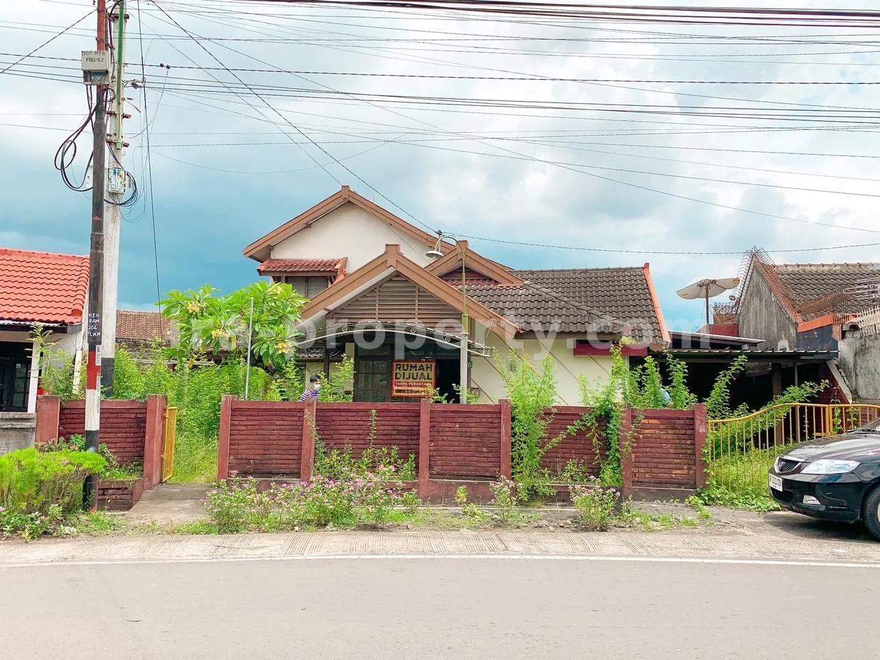 Rumah Dua Lantai Dijual di Pagutan, Dekat RS Biomedika - 730 - 1