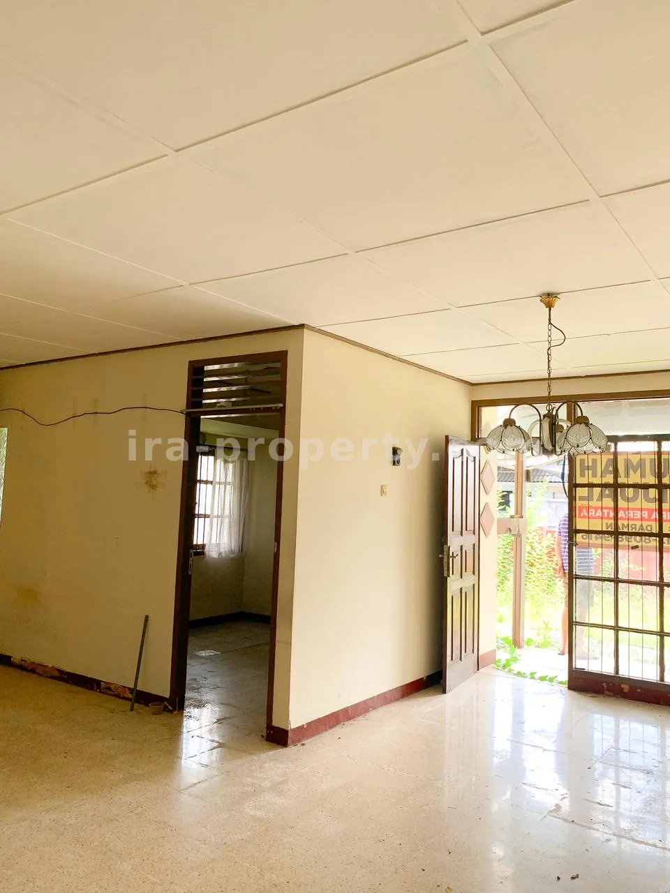 Rumah Dua Lantai Dijual di Pagutan, Dekat RS Biomedika - 730 - 3