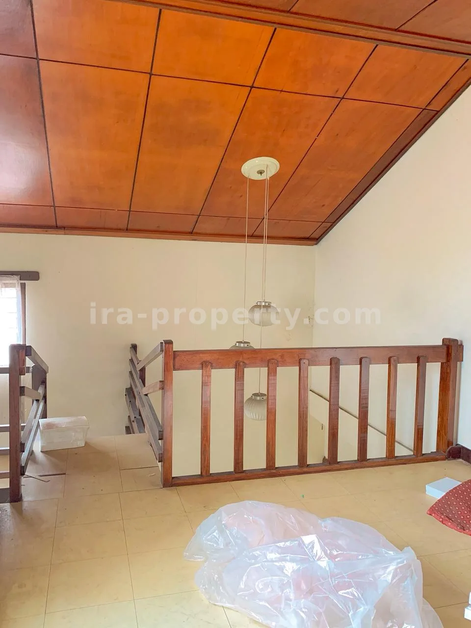 Rumah Dua Lantai Dijual di Pagutan, Dekat RS Biomedika - 730 - 7