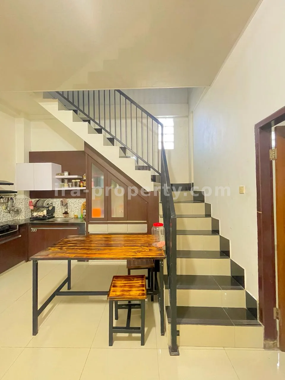 Rumah Dua Lantai Dijual di Kekalik, Mataram - 740 - 4