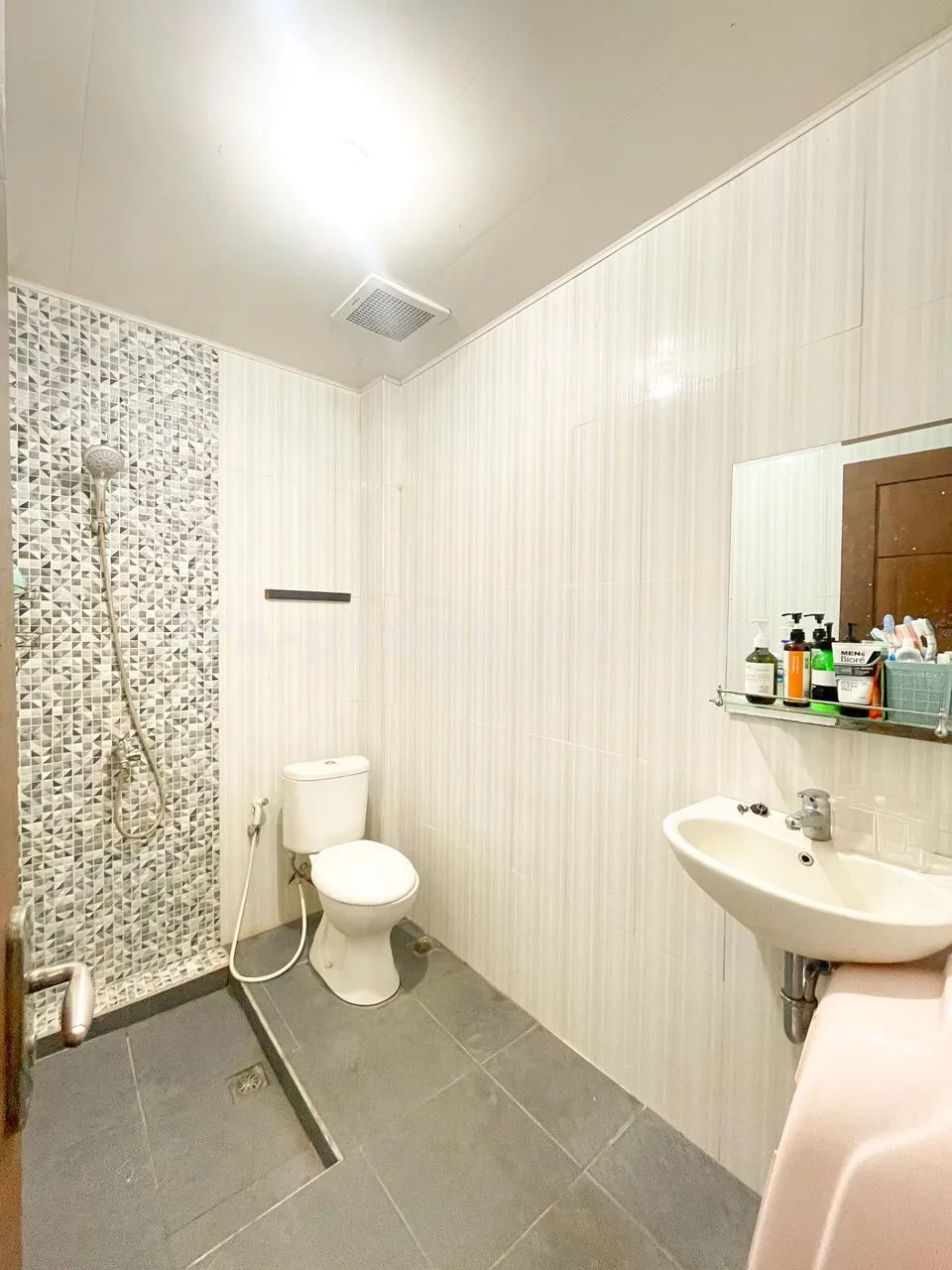 Rumah Dua Lantai Dijual di Kekalik, Mataram - 740 - 9