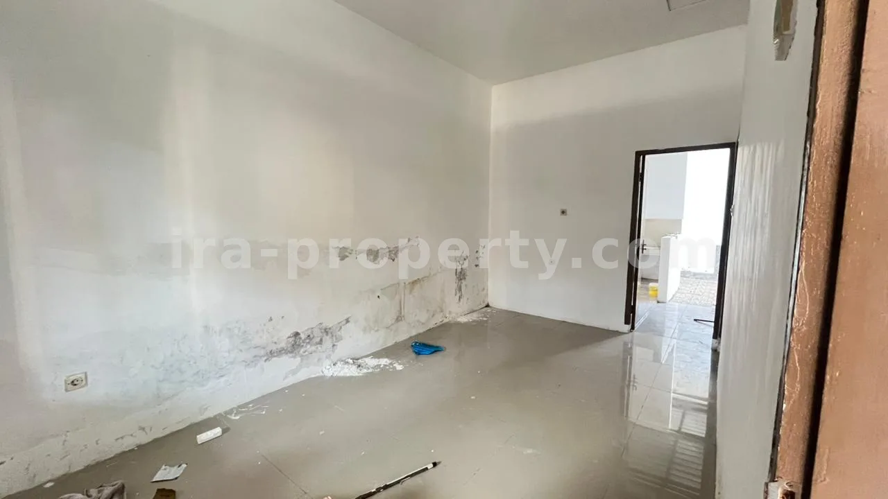 Rumah Dijual di Kompleks Perumahan Royal Mataram - 1002 - 2