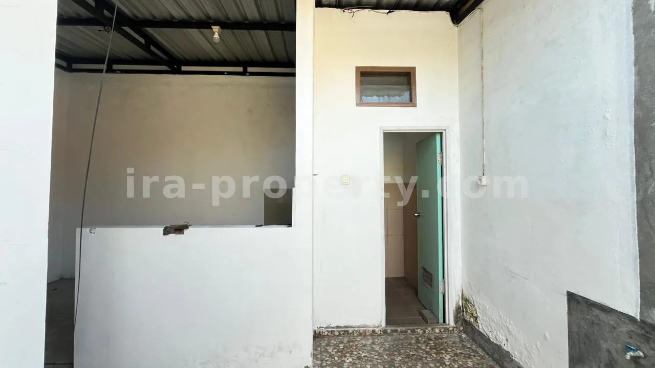 Rumah Dijual di Kompleks Perumahan Royal Mataram - 1002 - 4