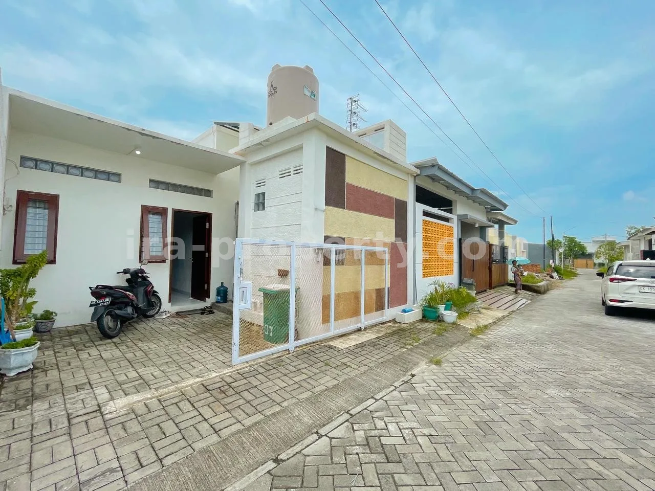 Rumah Minimalis Modern di Griya Pesona Alam, Sayang-Sayang - 1004 - 10