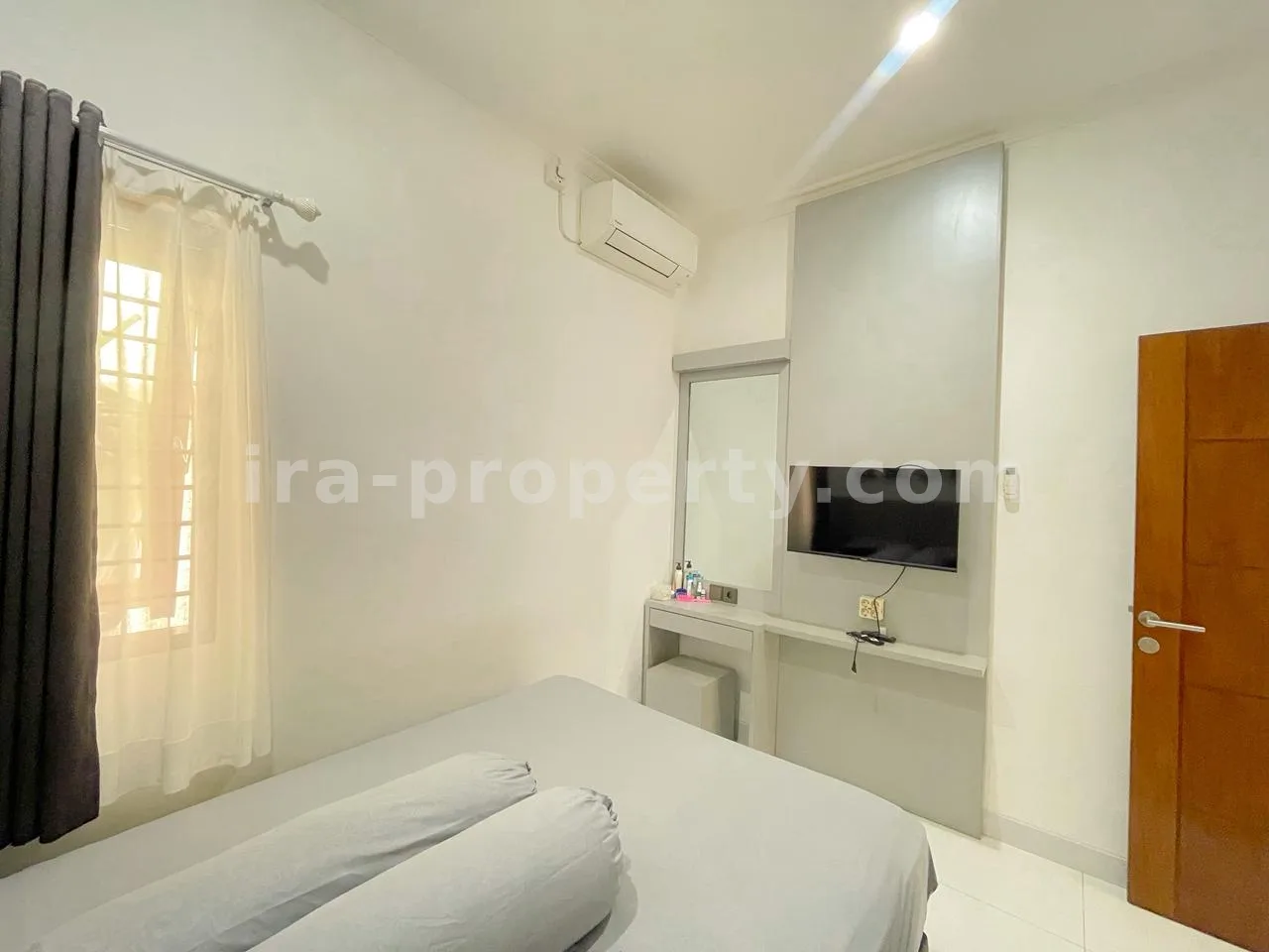 Rumah Minimalis Modern di Griya Pesona Alam, Sayang-Sayang - 1004 - 6