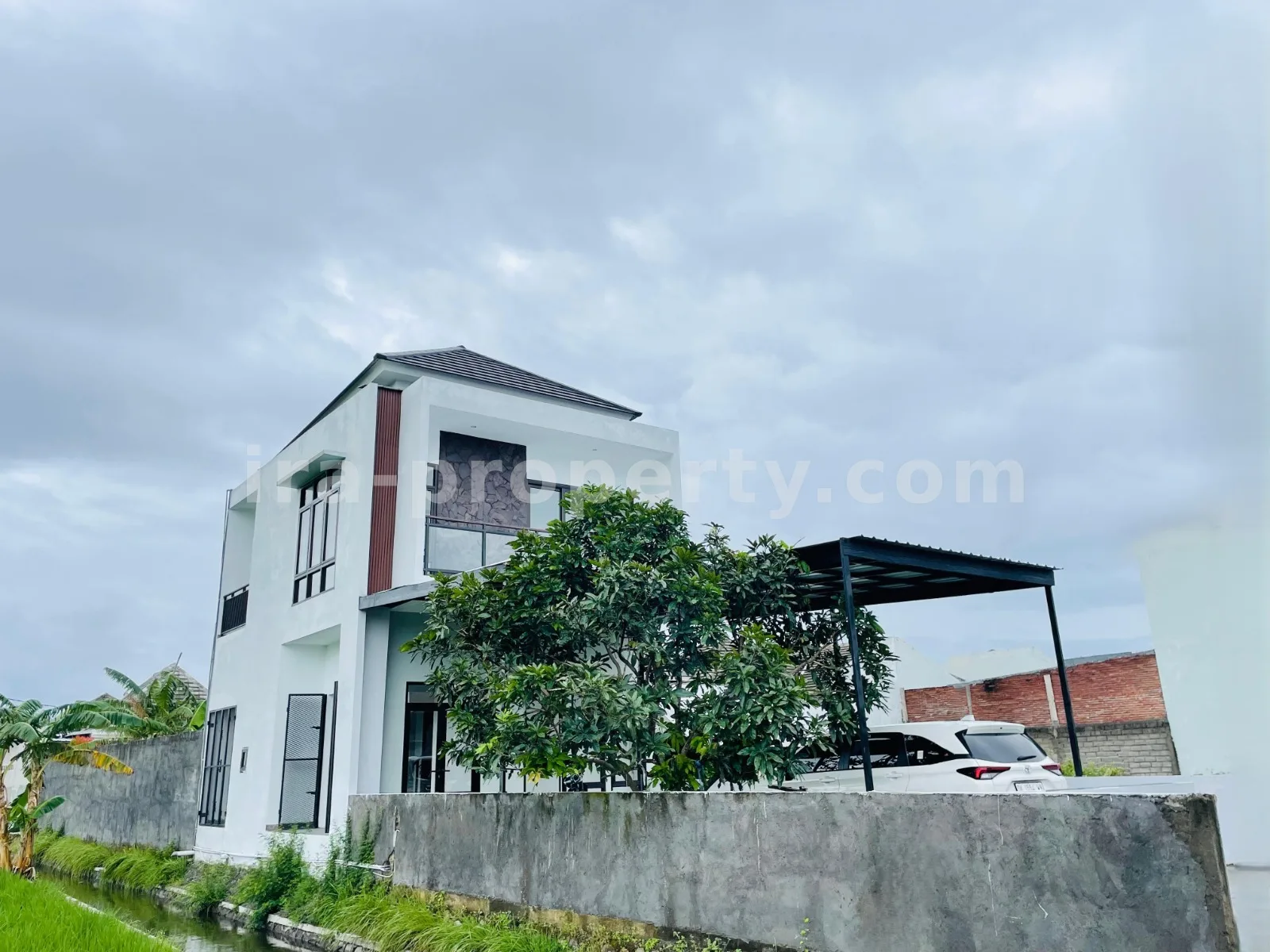 Rumah Minimalis Modern di Mataram - 1006 - 3