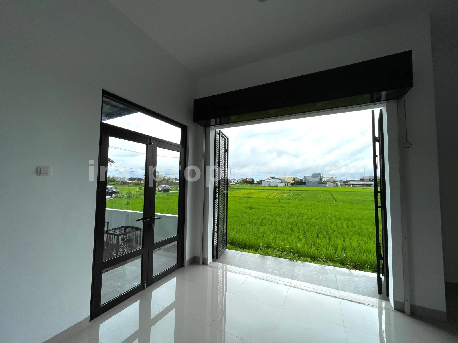 Rumah Minimalis Modern di Mataram - 1006 - 4