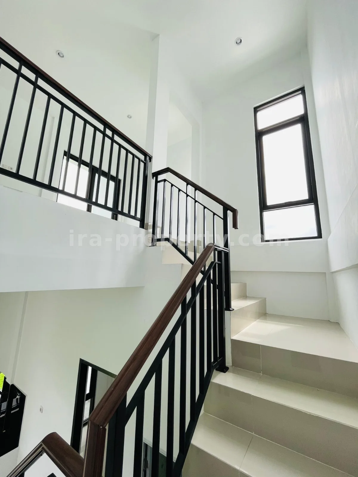 Rumah Minimalis Modern di Mataram - 1006 - 8