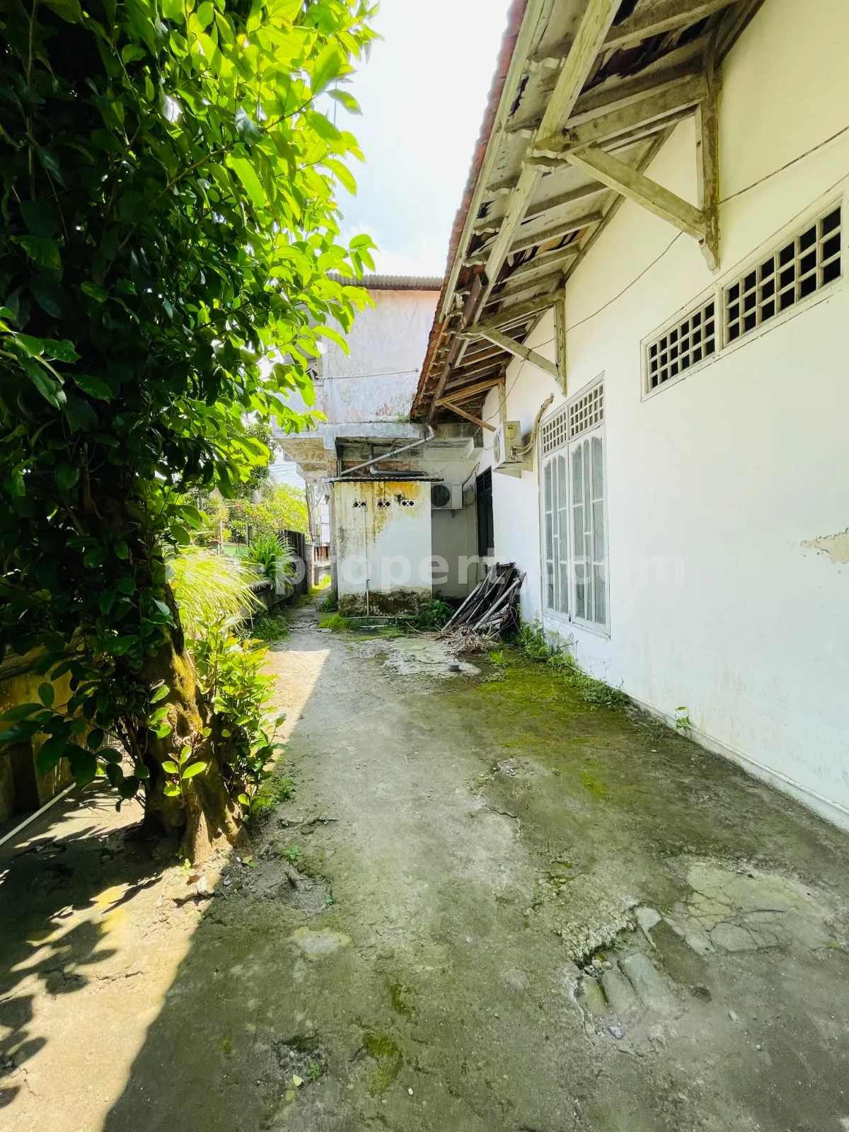 Rumah Hook Strategis Dijual di Rembiga, Mataram - 1008 - 2