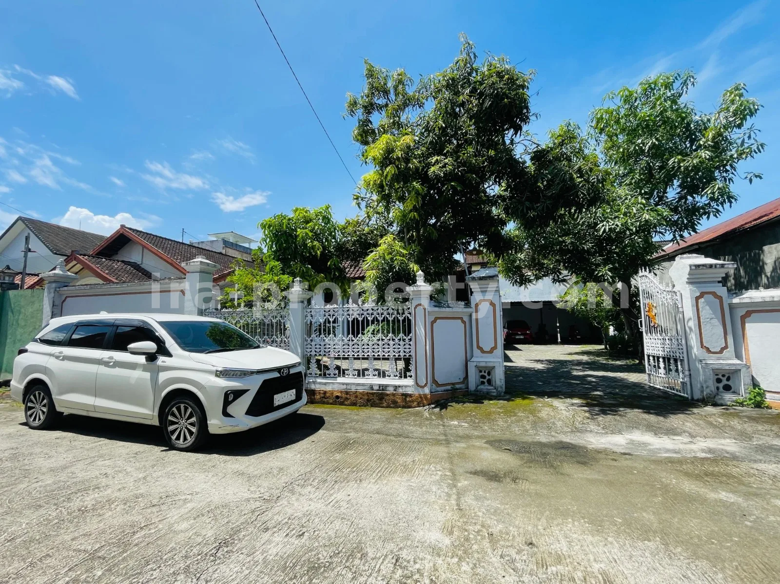 House with Spacious Yard in Pepabri Complex Pagesangan, Mataram - 1009 - 5