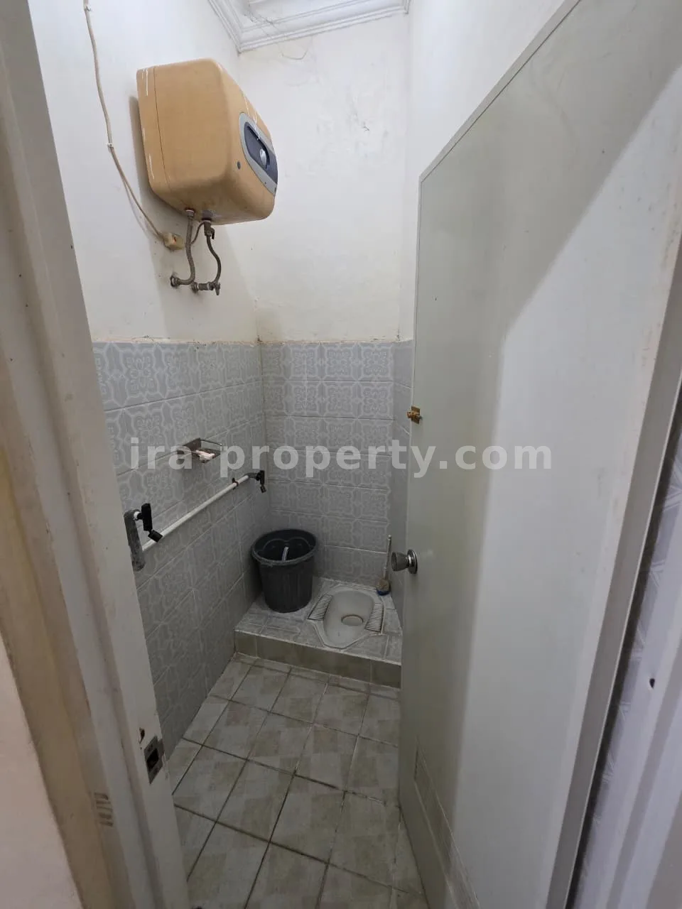 Ruko dan Rumah Dijual di Jalan Utama Ampenan, Mataram - 1010 - 4