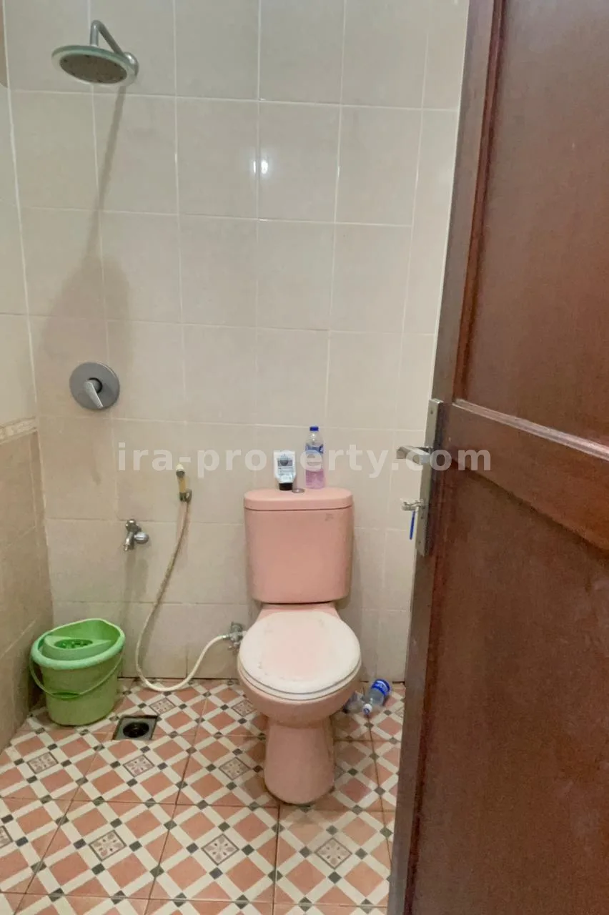 Spacious House with Large Yard in Ampenan – Mataram - 1007 - 10