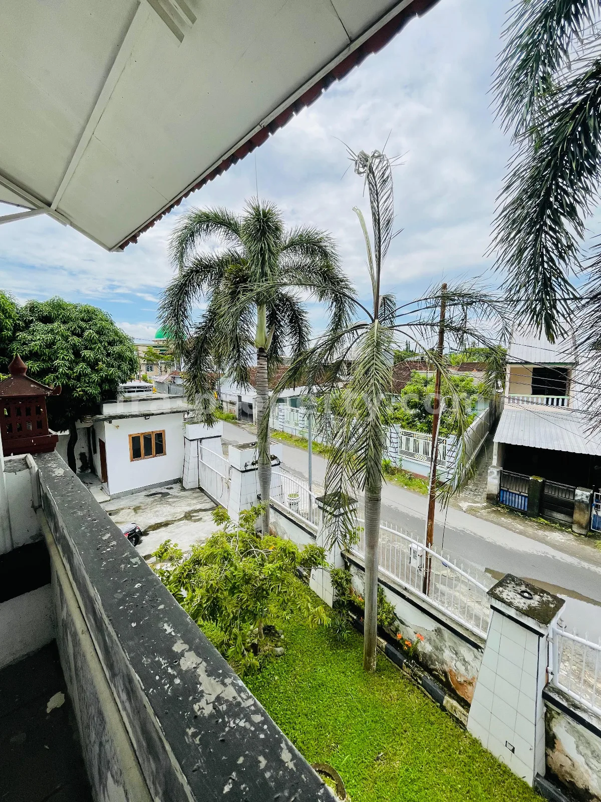 Spacious House with Large Yard in Ampenan – Mataram - 1007 - 7