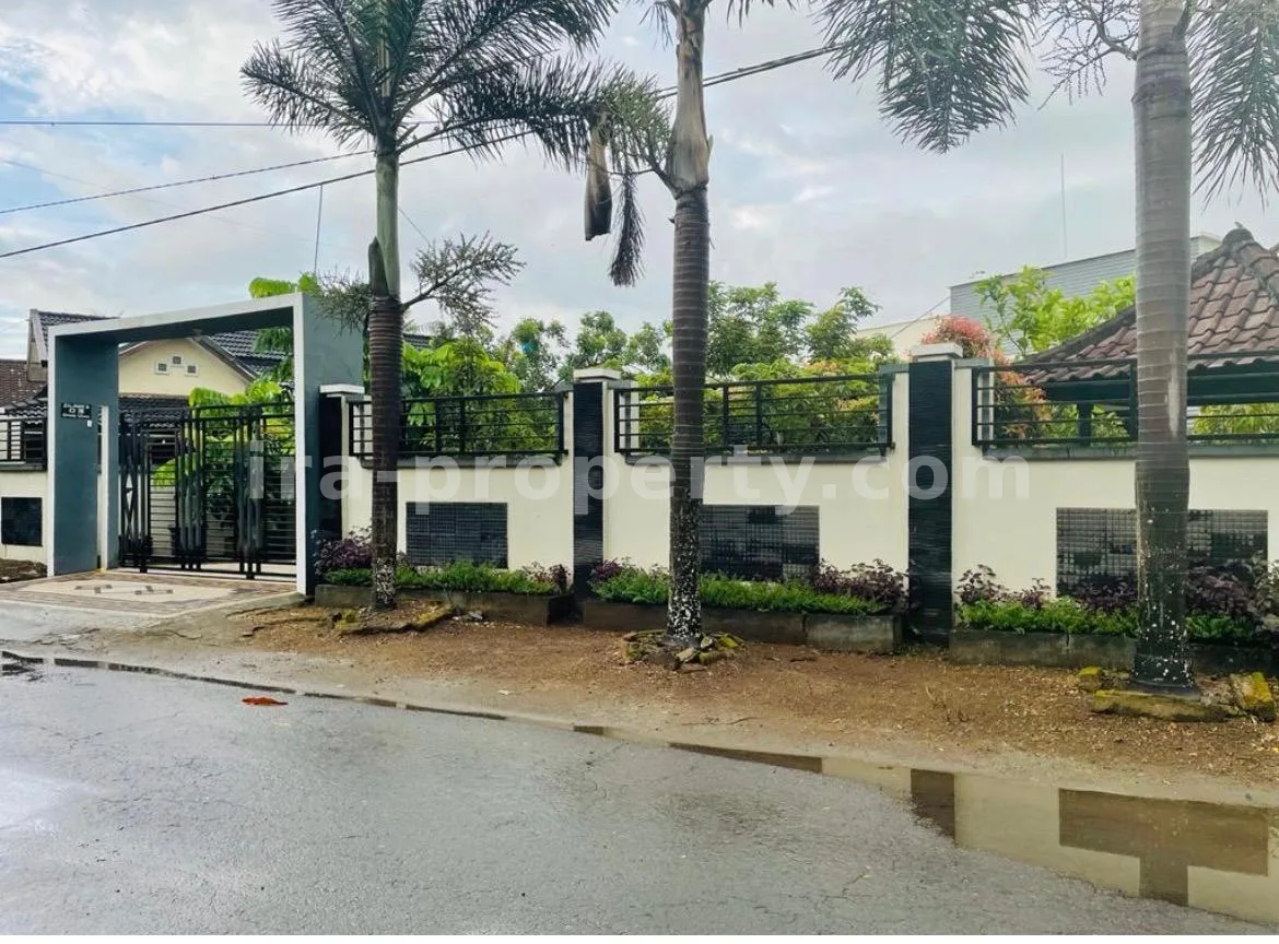 Rumah Mewah dengan Kolam Renang Pribadi Dekat RSUD Gerung – West Lombok - 1014 - 2